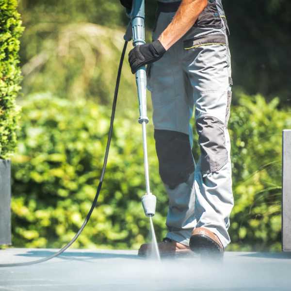 pressure-cleaning